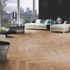 laminatova podlaha kronooriginal herringbone 8 dub firebrand v modernej obyvacke 22821