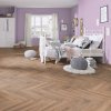 laminatova podlaha kronooriginal herringbone 8 dub historic v priestrannej spalni 22814