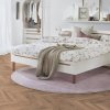 laminatova podlaha kronooriginal herringbone 8 dub historic v spalni 22815