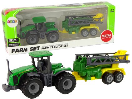 Zelený zemědělský traktor s postřikovačem