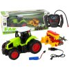 Zelený zemědělský traktor s lisem R/C 1:16