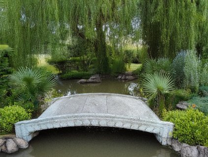 Kamenný mostek obloukový , šedá žula, délka 120 cm