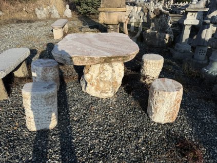 Stůl a 4 sedátka, růžový onix