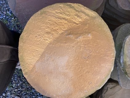 3269 9058 slapak z prirodniho kamene piskovec do tmave bezove prumer 40cm sila 3 cm