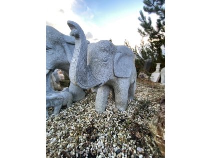 5213 8979 slon s chobotem nahoru seda zula 65 cm