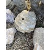5165 9520 soliterni kamen s fontanou bilo bezovy