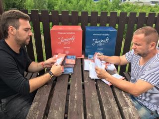 Vzpomenete ještě, jak jste vybírali, který ležák budeme vařit? 🍺 Jestli ten podle původní receptury nebo podle nové...