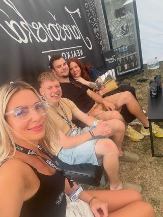 Druhý Beer talks s @marketa_lukaskova a @cermakpipes na @letnifilmovaskola je za námi. Ale už zítra v 16 hodin chill zóně...