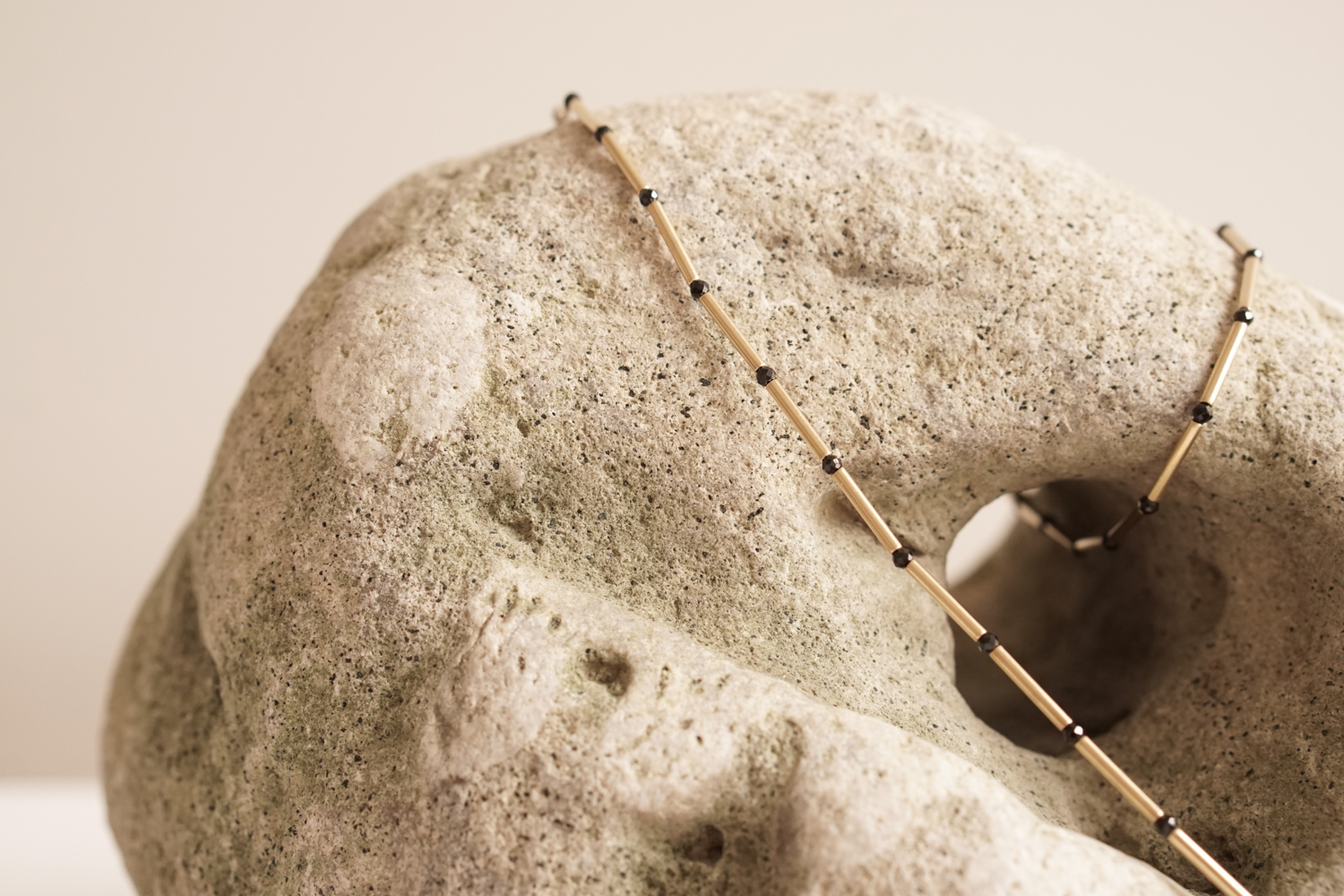 line & spinel náhrdelník