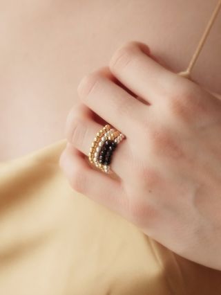 Novinky ✨ Zastavte se buď tenhle čtvrtek 23.4. do @byssine.club na Karlín, ulice Pernerova 45, kde budu osobně a hlavně s...