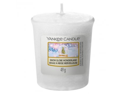 yankee candle 1721037e snow globe wonderland sampler votive candle (1)