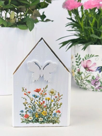 Dřevěný domeček KVÍTÍ