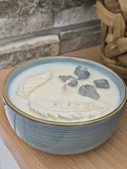 Svíčka v misce Peříčka celestýn