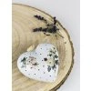 Voňavé porcelánové srdíčko plněné levandulí Růže