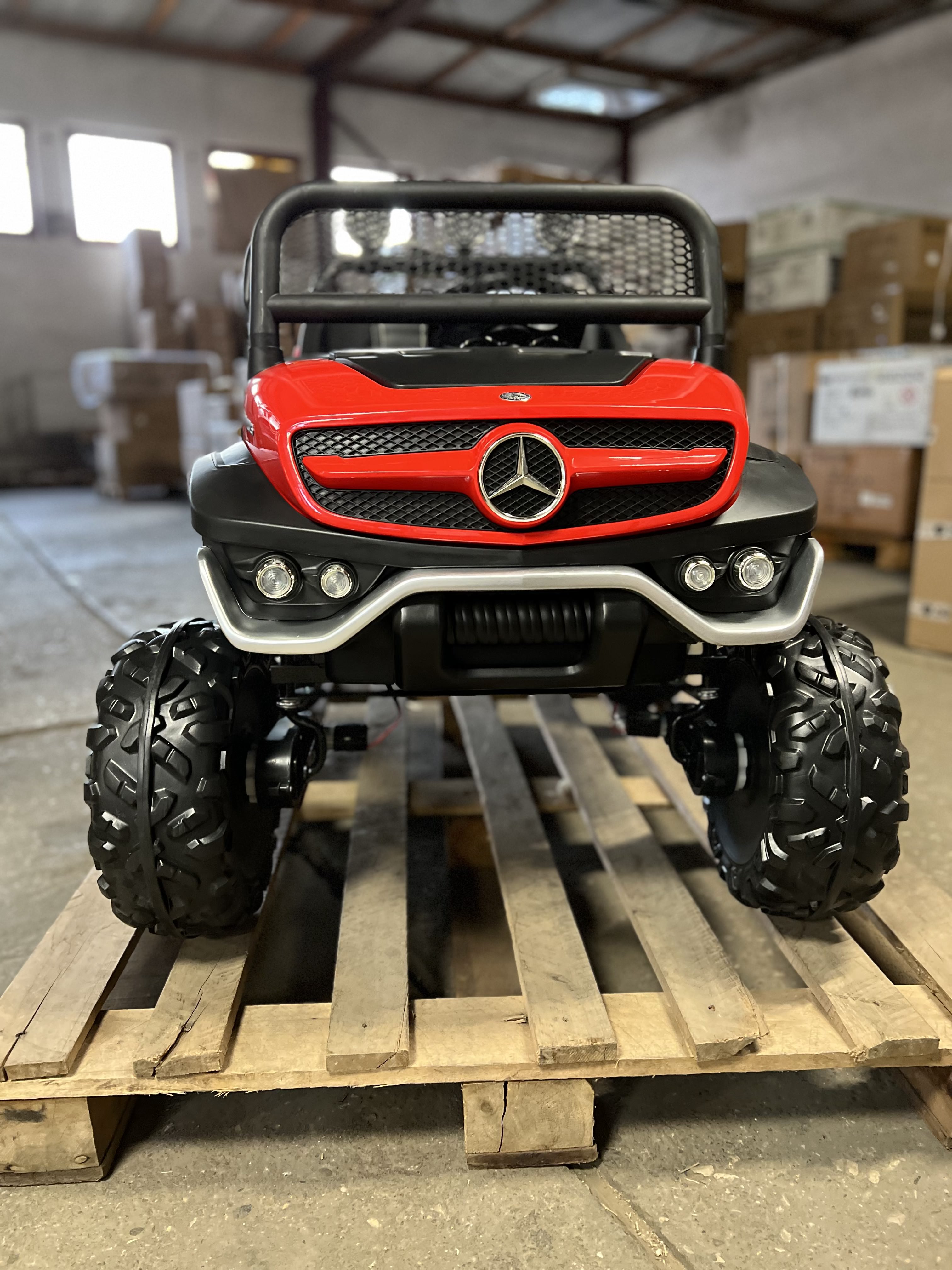 Gyermek elektromos kisautó Mercedes Unimog 4x4 piros
