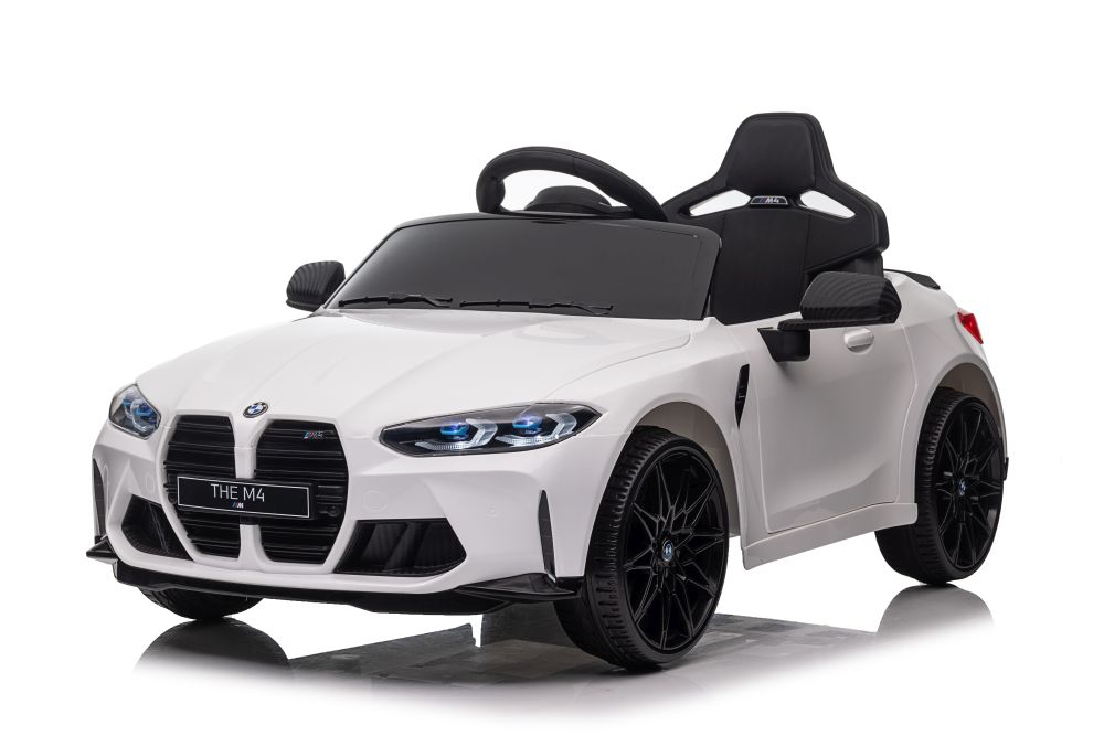 Elektromos BMW M4 fehér autó