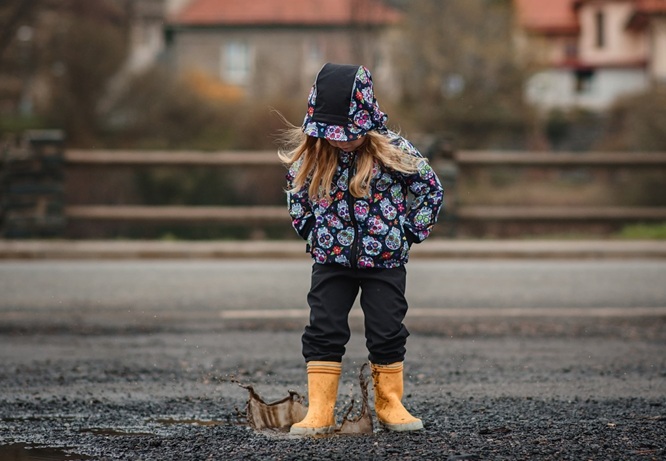 Nepromokavost a prodyšnost outdoorového oblečení