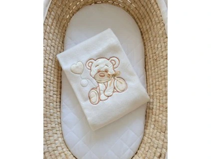 meda s mašlí krémová 1