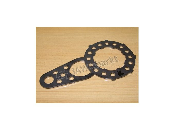 Spanner of clutch plate 354/353