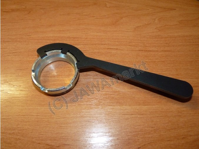 Spanner of nut for exh. pipe 250 Type 559