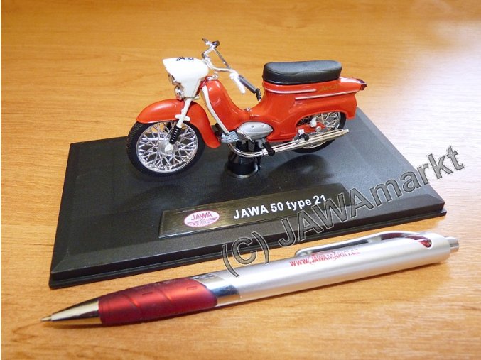 Model 1:18 Jawa 50 - Typ 21 červená