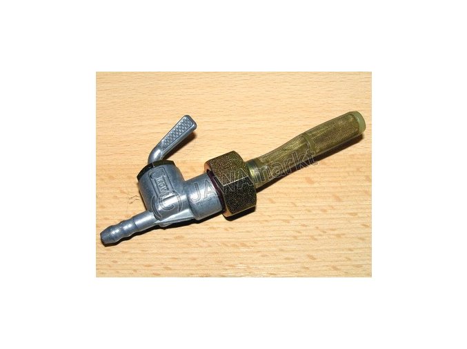 Draining tap with nut