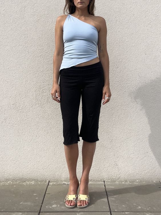 Capri pants