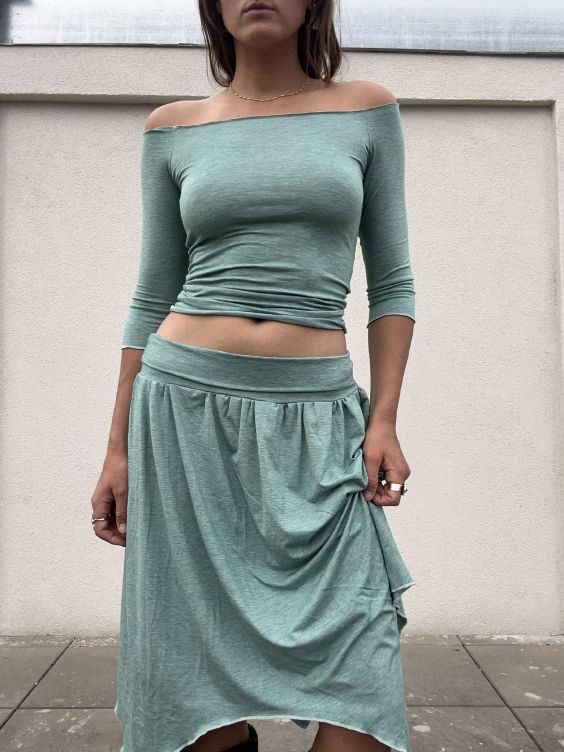 Mid sleeve top