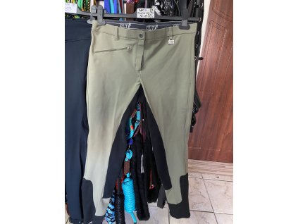 0BB04FF5 DA8C 4E99 A72A F11F1A6A53DE