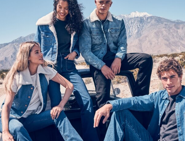 Džínsy 365 dní v roku: Ako ich kombinovať podľa sezóny