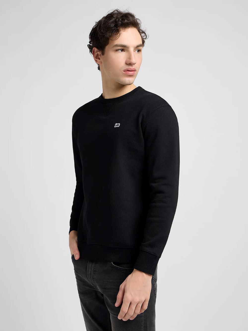 LEE Pánska mikina  PATCH CREW SWS BLACK 112121791 Veľkosť: 5XL