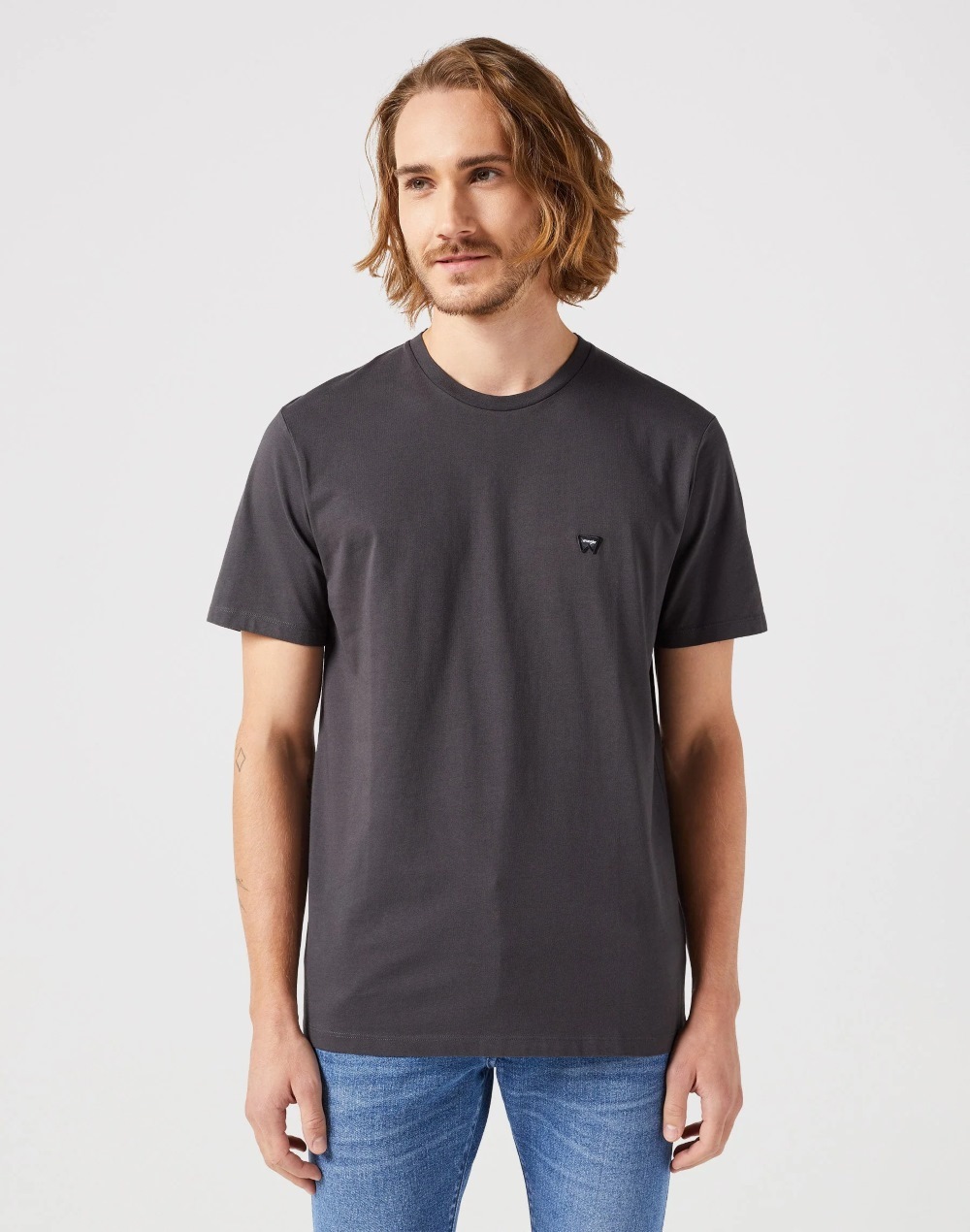 E-shop WRANGLER Tričko pre mužov SIGN OFF TEE FADED BLACK 112351320