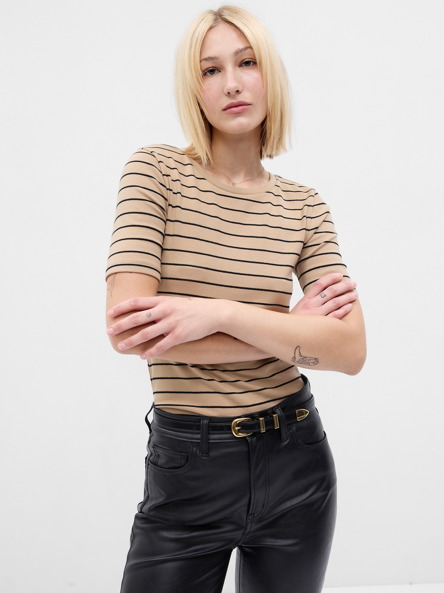 GAP Dámske Tričko s metalickou nití 757813-00  Tričko zadarmo při nákupe vyše 120 Euro Veľkosť: XS