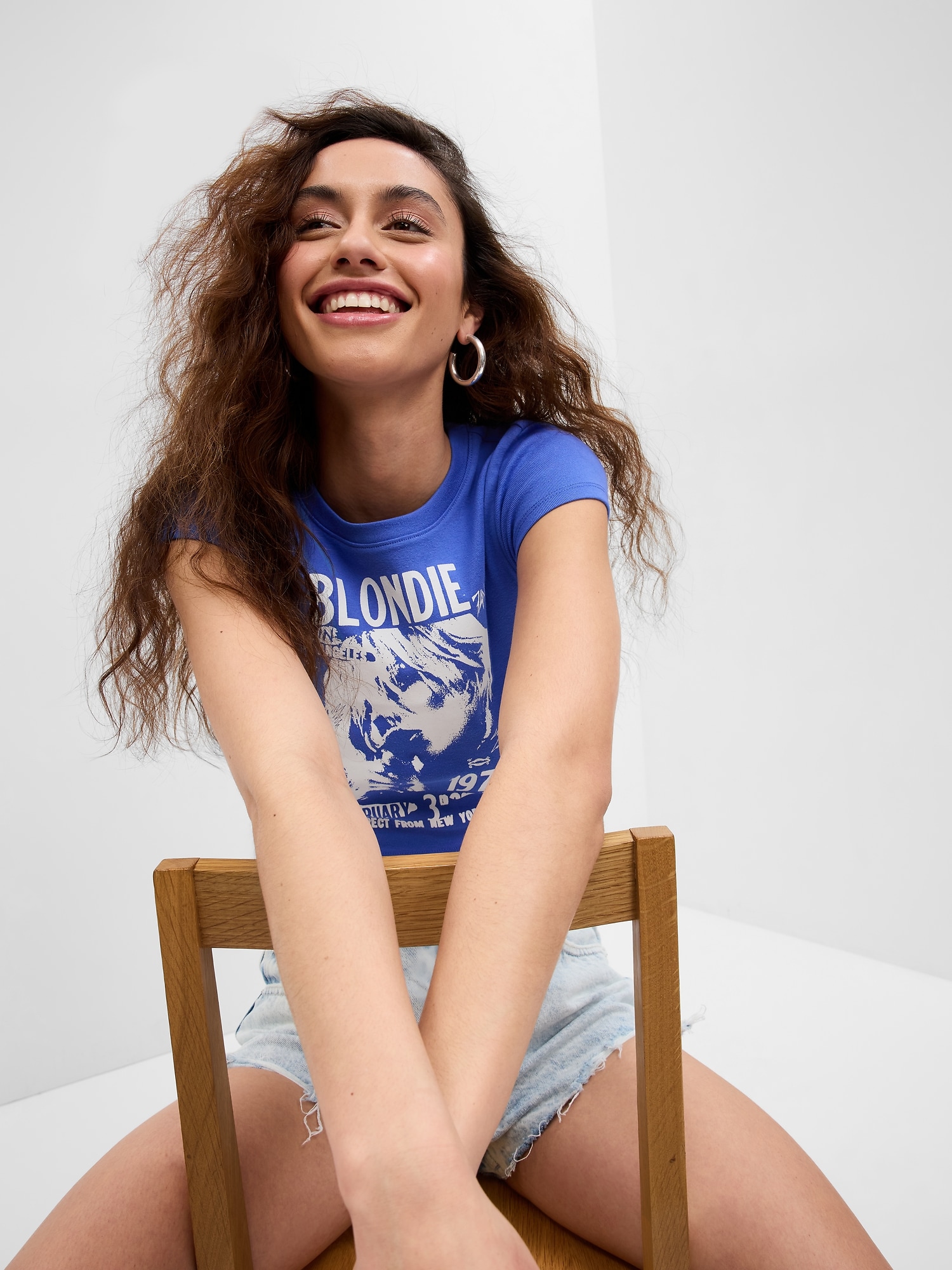 GAP  Dámské Tričko crop s potiskem 603578-02 Veľkosť: L