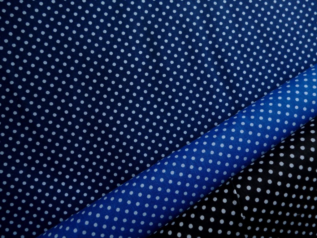 P1050016 tmavší modré puntíky kombinace s puntíky na střední modré a černé