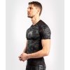 Rashguard Venum Defender krátký rukáv tmavý maskáč (Velikost L)
