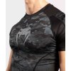 Rashguard Venum Defender krátký rukáv tmavý maskáč (Velikost L)
