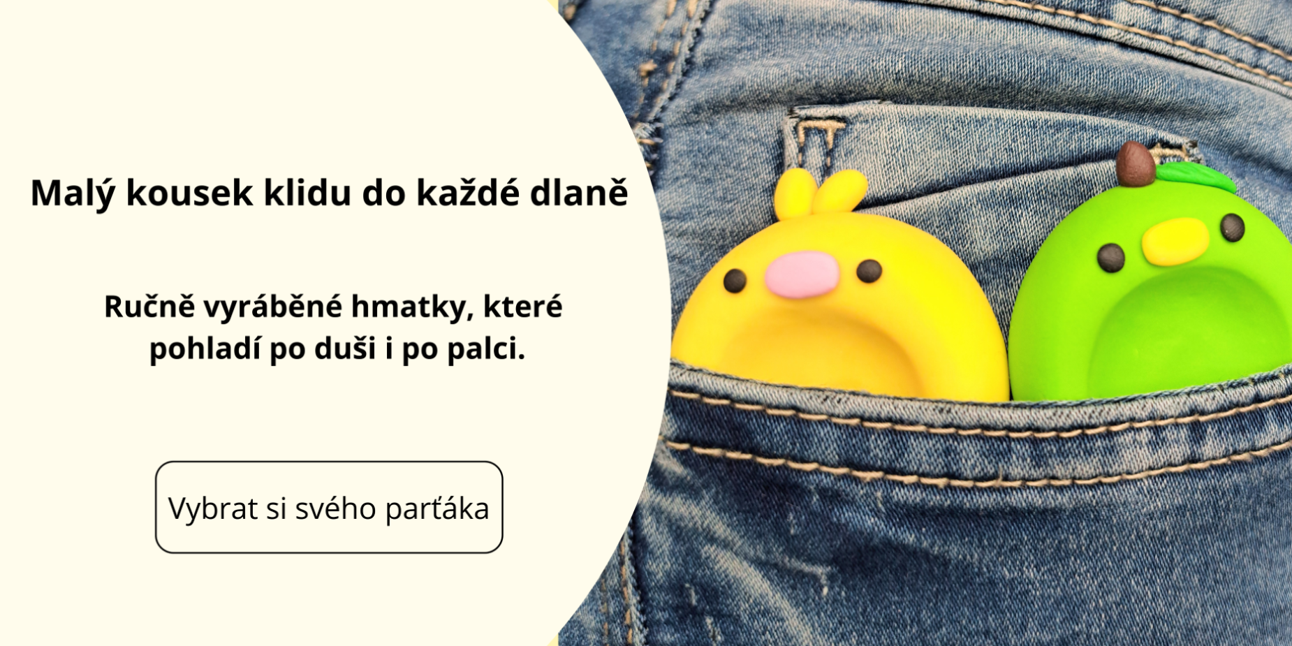 Barevná kolekce ručně vyráběných antistresových hmatek a worry stones v různých tvarech.