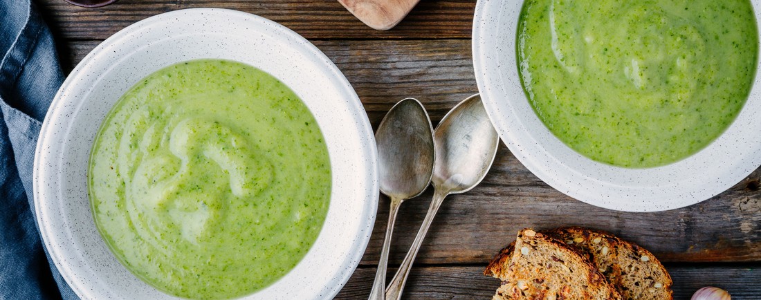 Špenátová polévka s cuketou