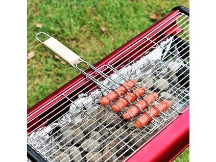 grilovacie klieste na klobasy