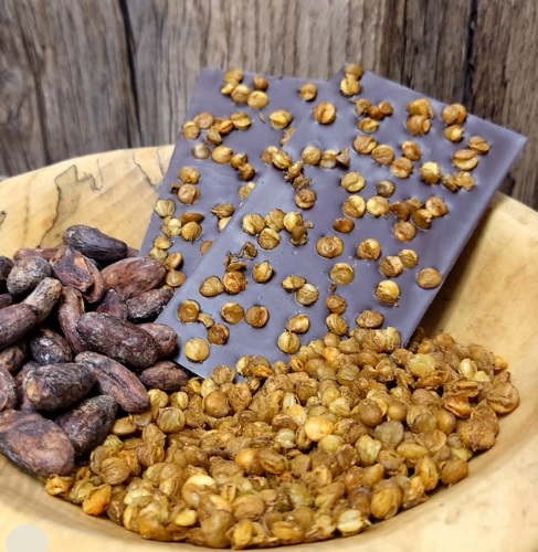 Tmavá s chilli čočkýnou