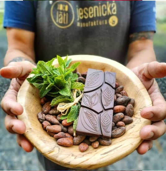 Ruce, boby, čokoláda