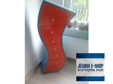 Dancing Chest of Drawers