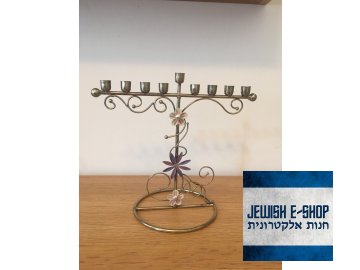 Krásná Chanukije květinová z Izraele, 24 cm vysoká