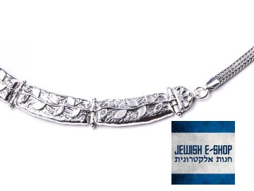 Izraelský stříbrný náhrdelník zdobený lístky Ag 925