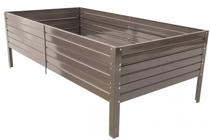 4. Magasított virágágyások