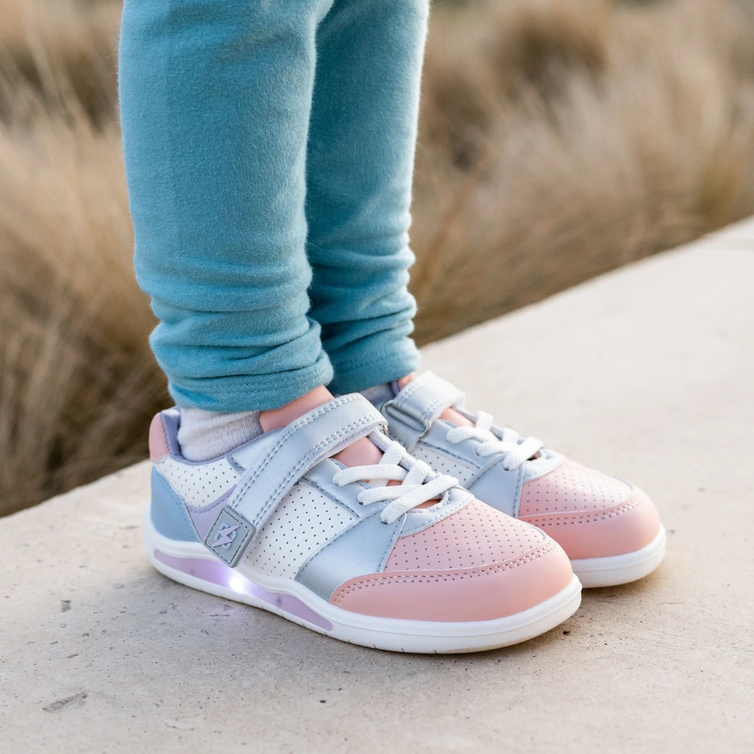 Konečne! BEPPI – Prvé barefoot svietiace tenisky