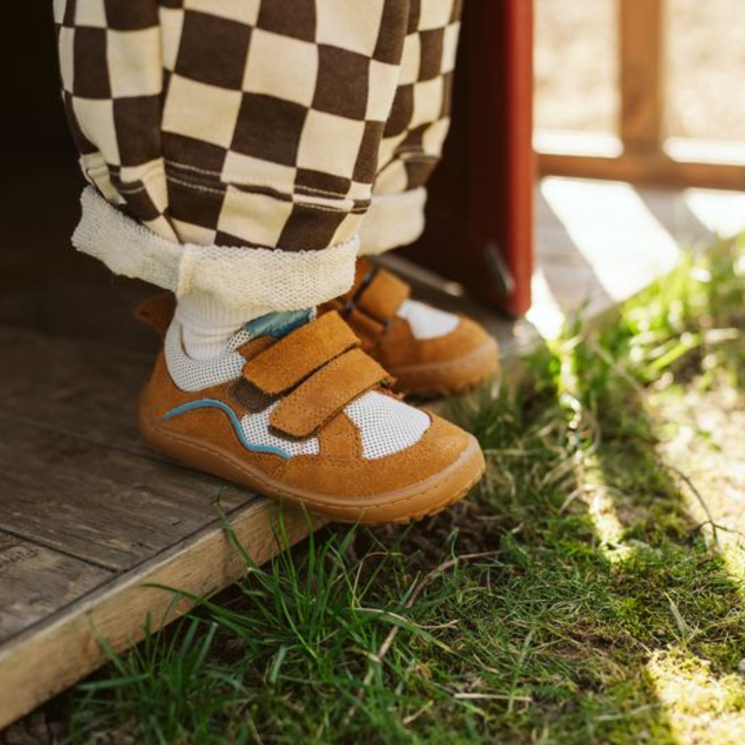 Všetko o nadmerku: Koľko voľného miesta potrebuje dieťa v topánkach pre zdravý vývoj?
