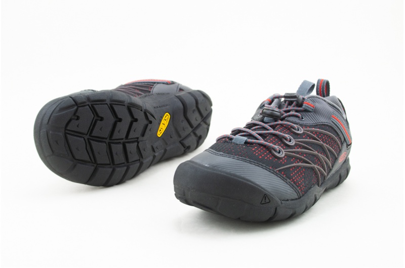 KEEN CHANDLER CNX RAVEN/FIERY RED Veľkosť: 24, Vnútorná dĺžka  topánky v cm: 15.2, Vnútorná šírka topánky v cm: 6.8