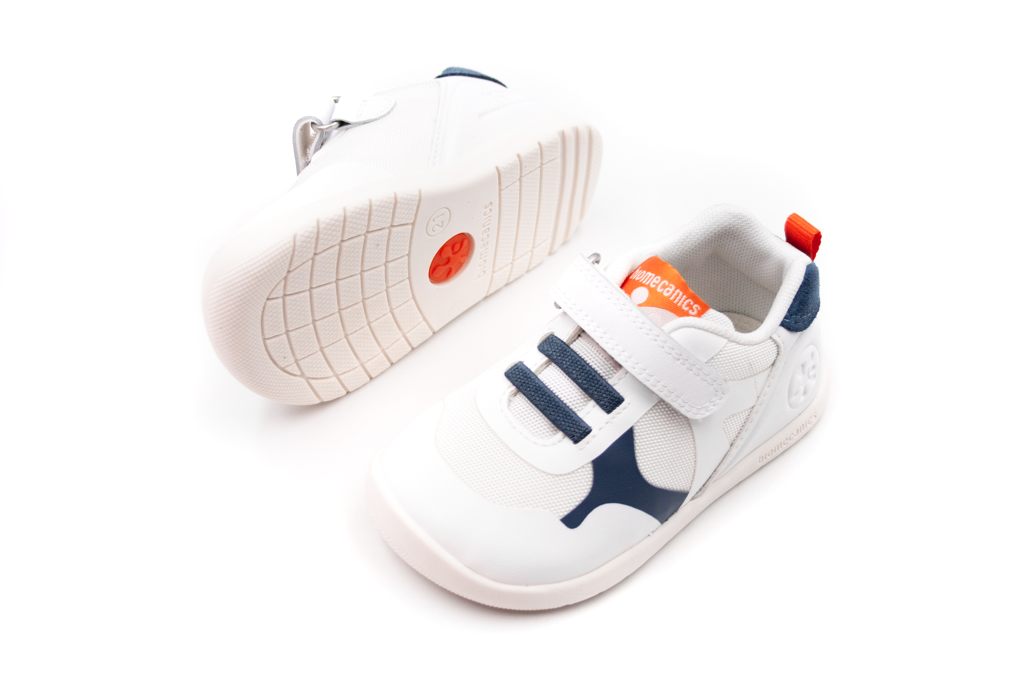 Biomecanics  DETSKÉ BAREFOOT TENISKY BIOMECANICS RESPECTFUL SPORT - BLANCO Y INDIGO Veľkosť: 20, Vnútorná dĺžka  topánky v cm: 12.4, Vnútorná šírka…